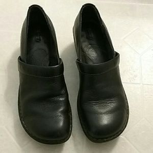 Black Born clogs, size 8.5, good condition!